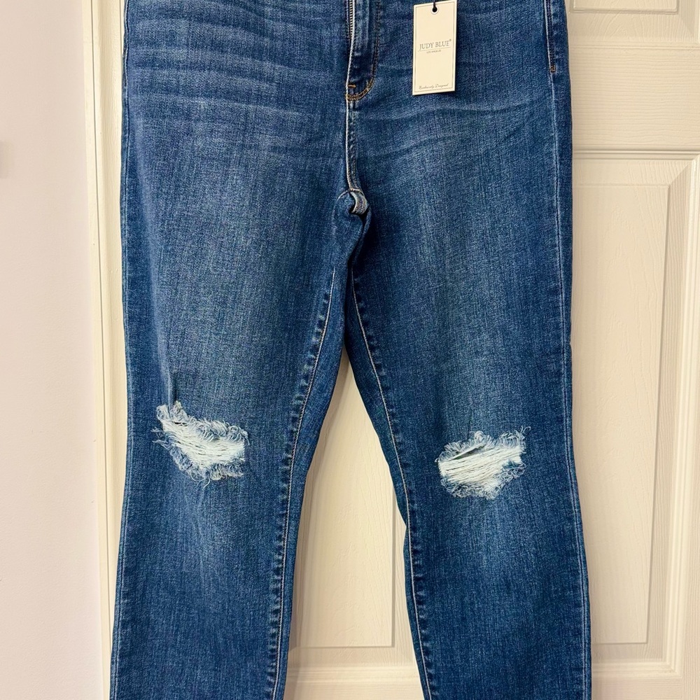 Judy Blue Dark Wash Distressed Skinny Jeans
Blue Walk This Way Size 15